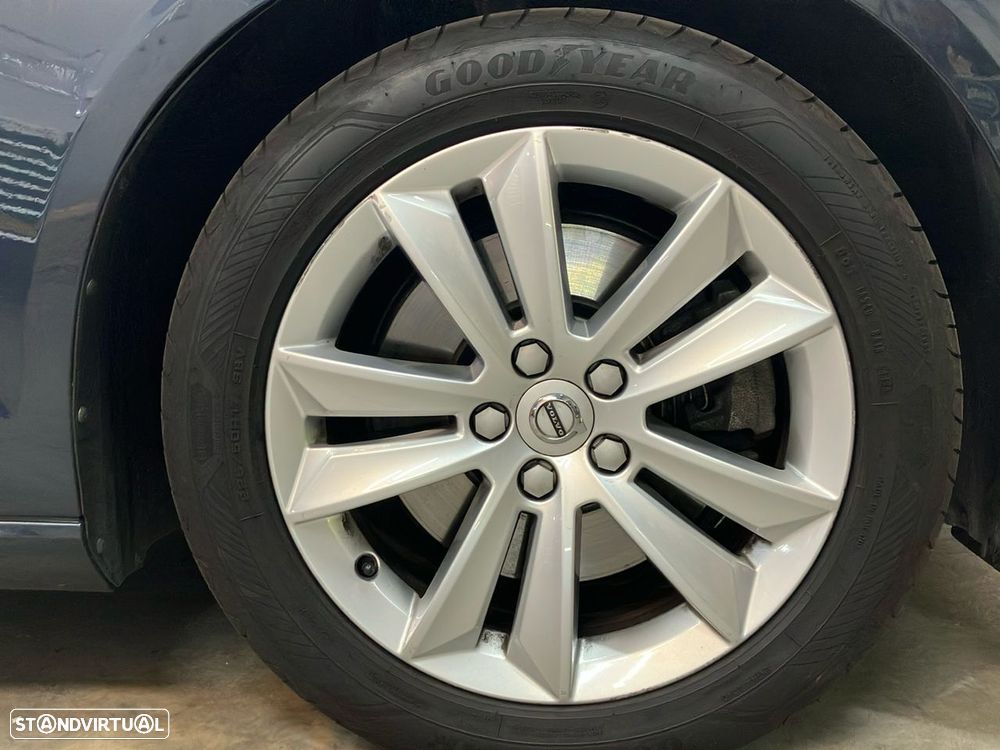 Volvo V60 2.0 B4 Momentum Plus Geartronic - 21