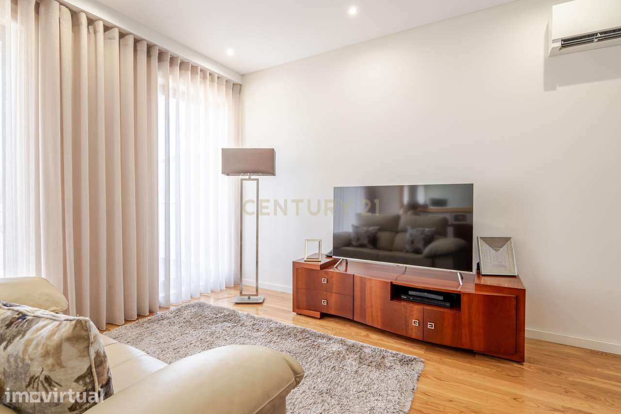 T2 Duplex na Senhora da Hora – Como Novo! - Grande imagem: 4/43
