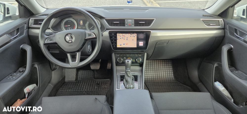 Skoda Superb 2.0 TDI DSG Premium Edition - 7