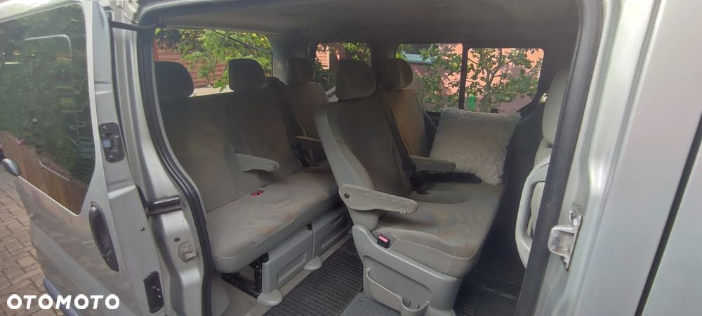 Renault Trafic dCi Passenger - 4