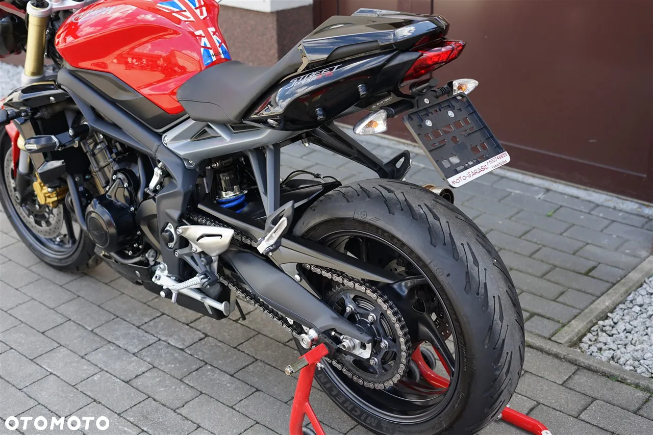 Triumph Street Triple - 24