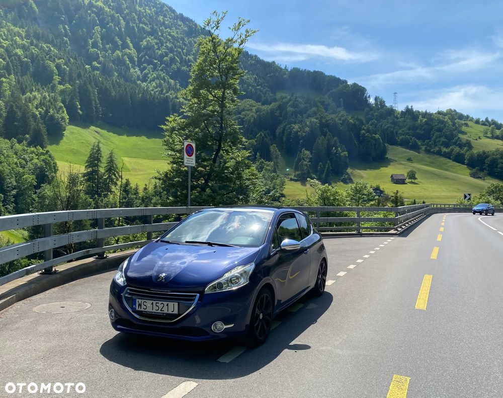 Peugeot 208 1.6 THP Allure - 16
