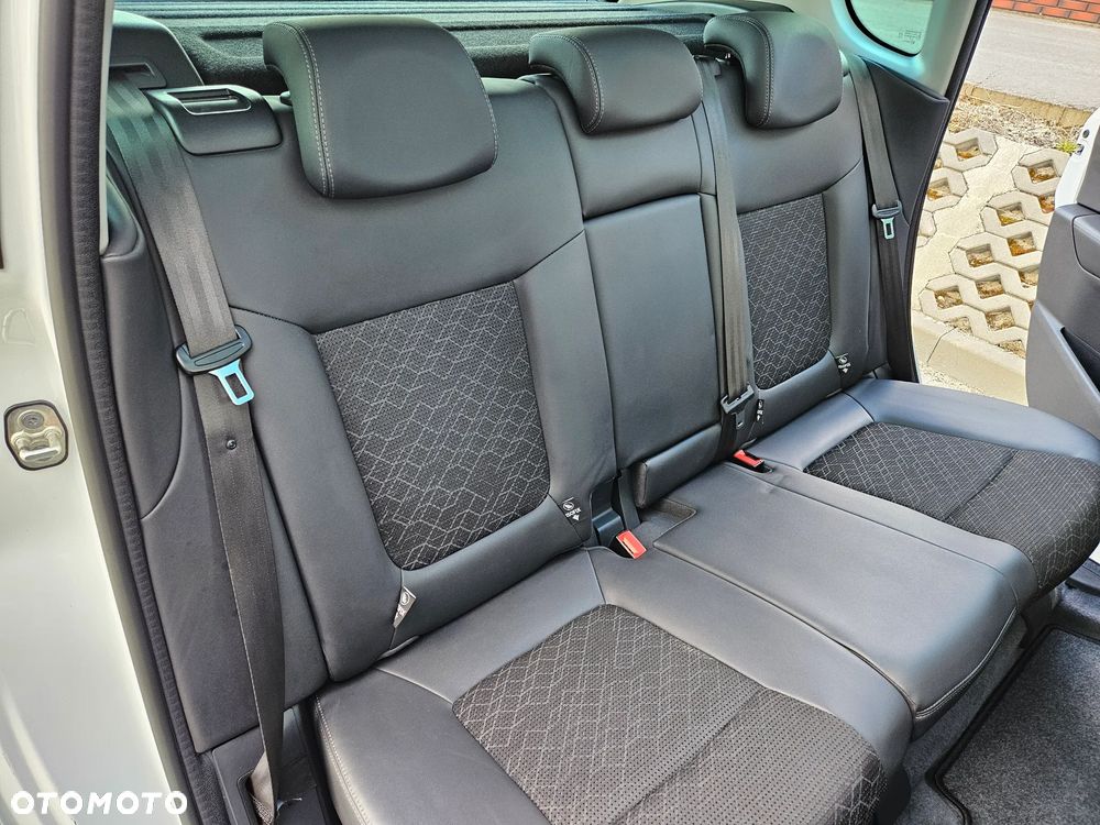 Peugeot 3008 2.0 HDi Allure - 24