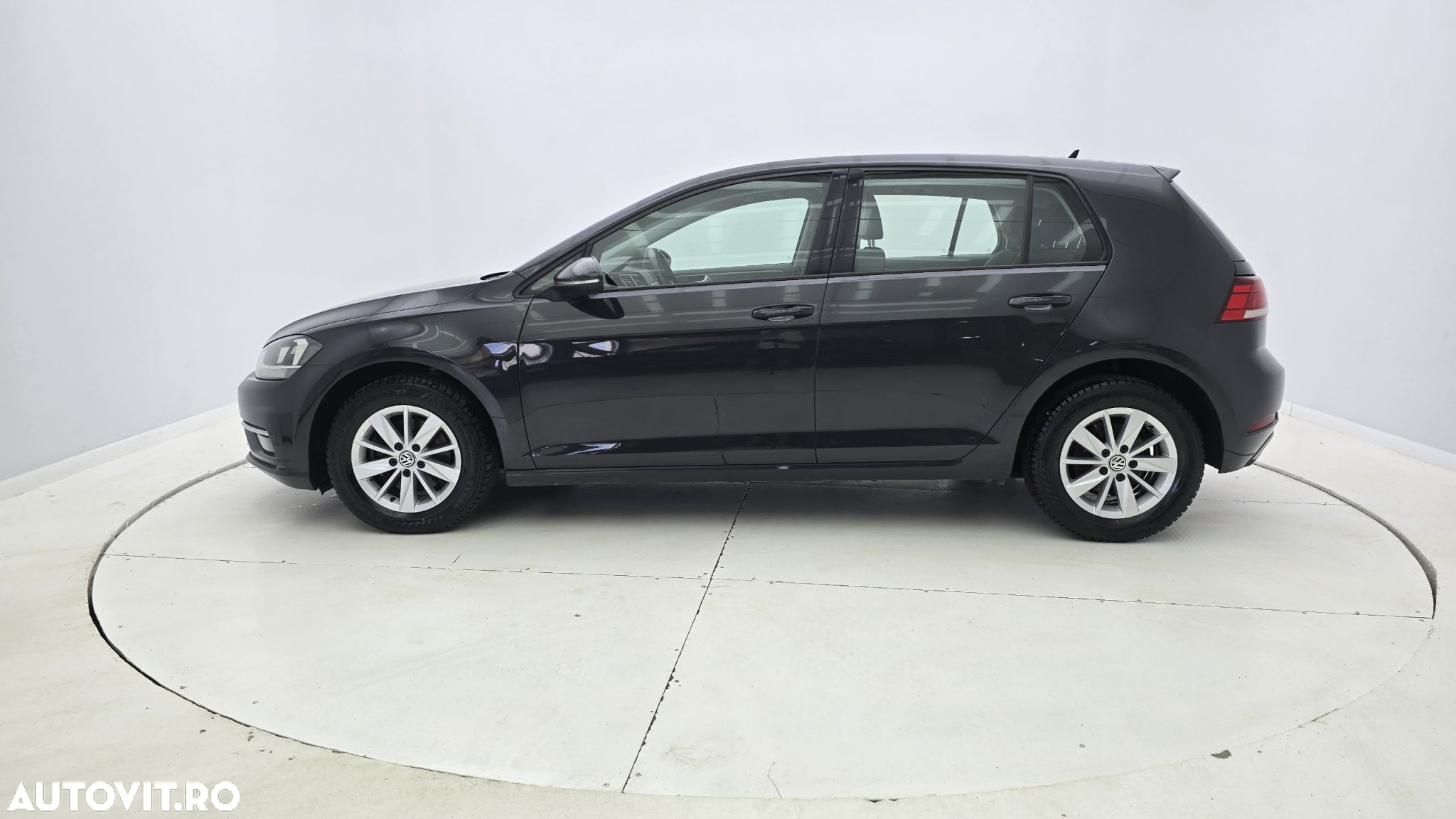 Volkswagen Golf 1.6 TDI Comfortline - 9