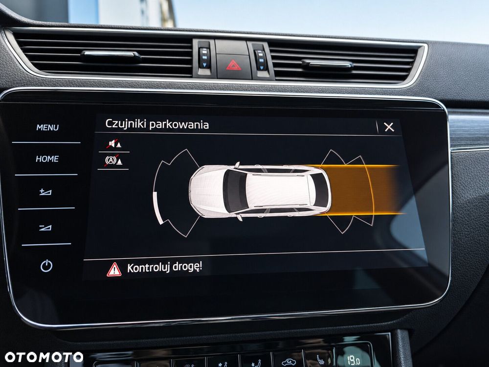 Skoda Superb 2.0 TDI SCR Style DSG - 23