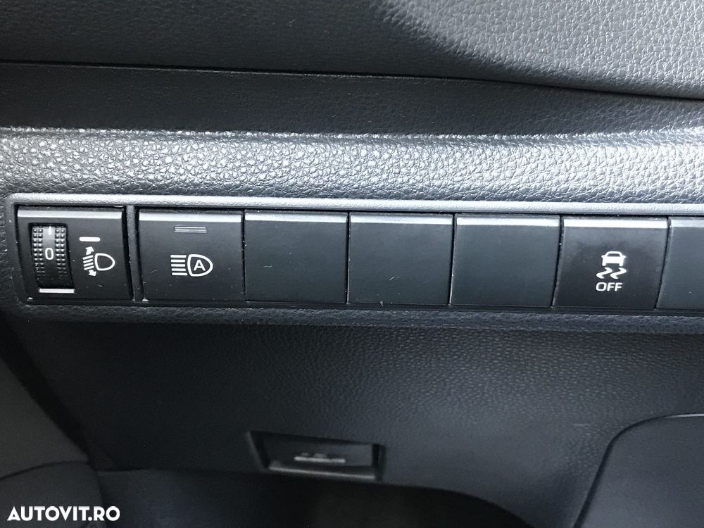 Toyota Corolla 1.8 Business Edition - 26