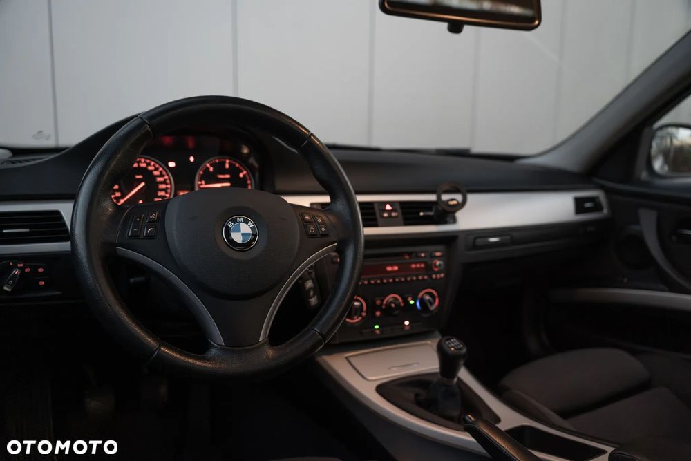 BMW Seria 3 - 18
