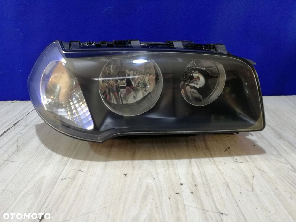 BMW X3 E83 lampa reflektor przód prawa Anglik - 1