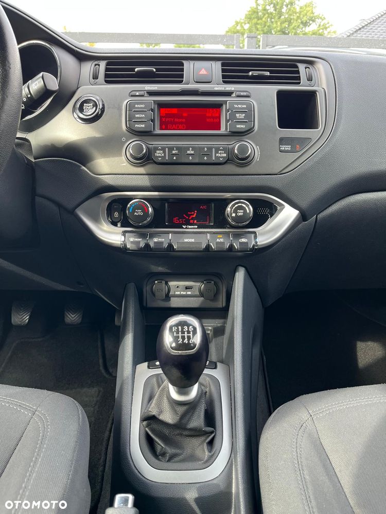 Kia Rio 1.4 ISG Dream Team Edition - 31