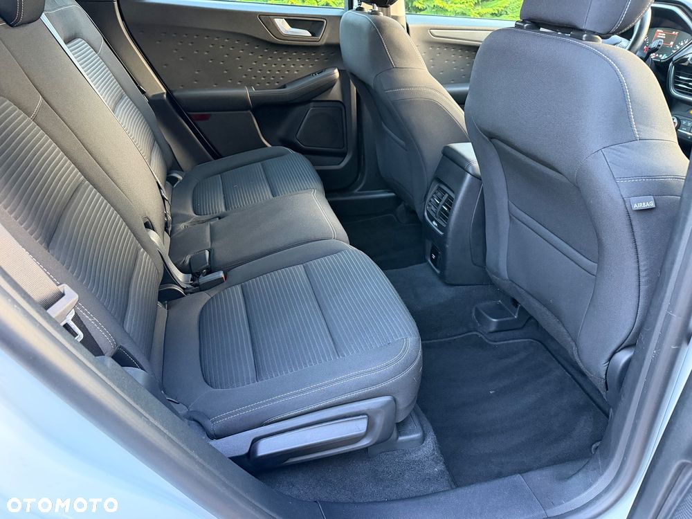 Ford Kuga - 33