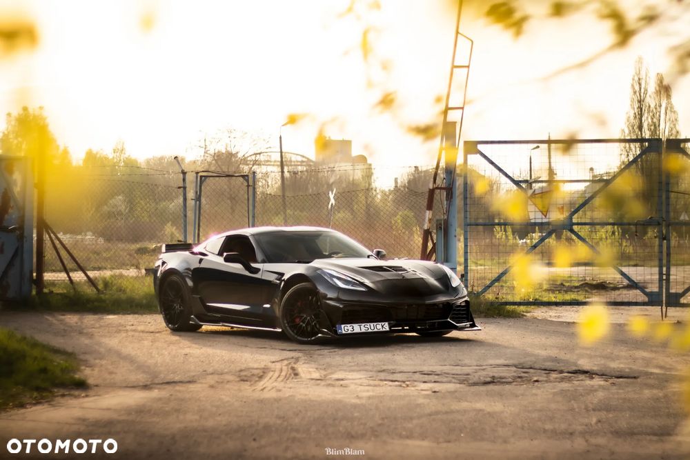 Chevrolet Corvette - 4