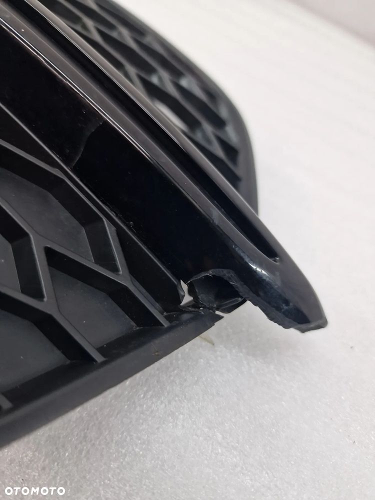 AUDI Q5 8R0 LIFT S-LINE LEWA KRATKA BOCZNA ZDERZAKA PRZEDNIEGO PRZÓD , NR 8R0807681R , NR AUKCJI D/97 - 20