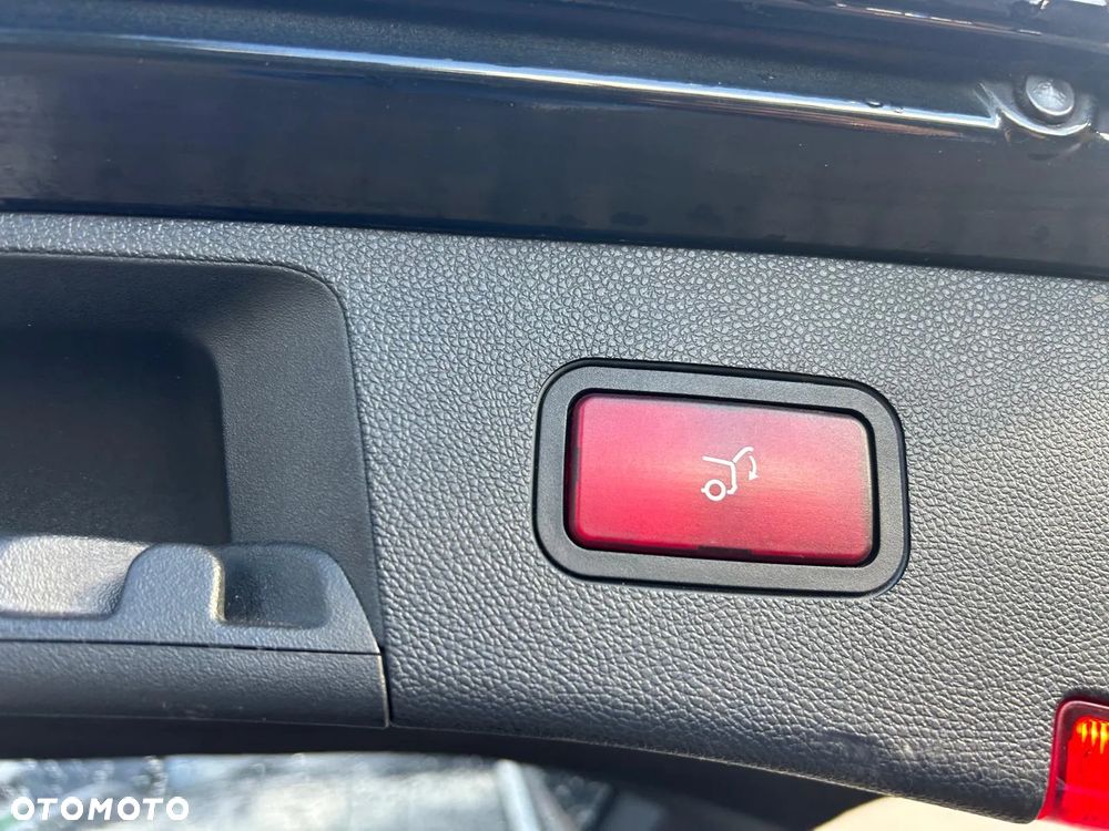 Mercedes-Benz Klasa E 350 CDI BlueEff Avantgarde - 26