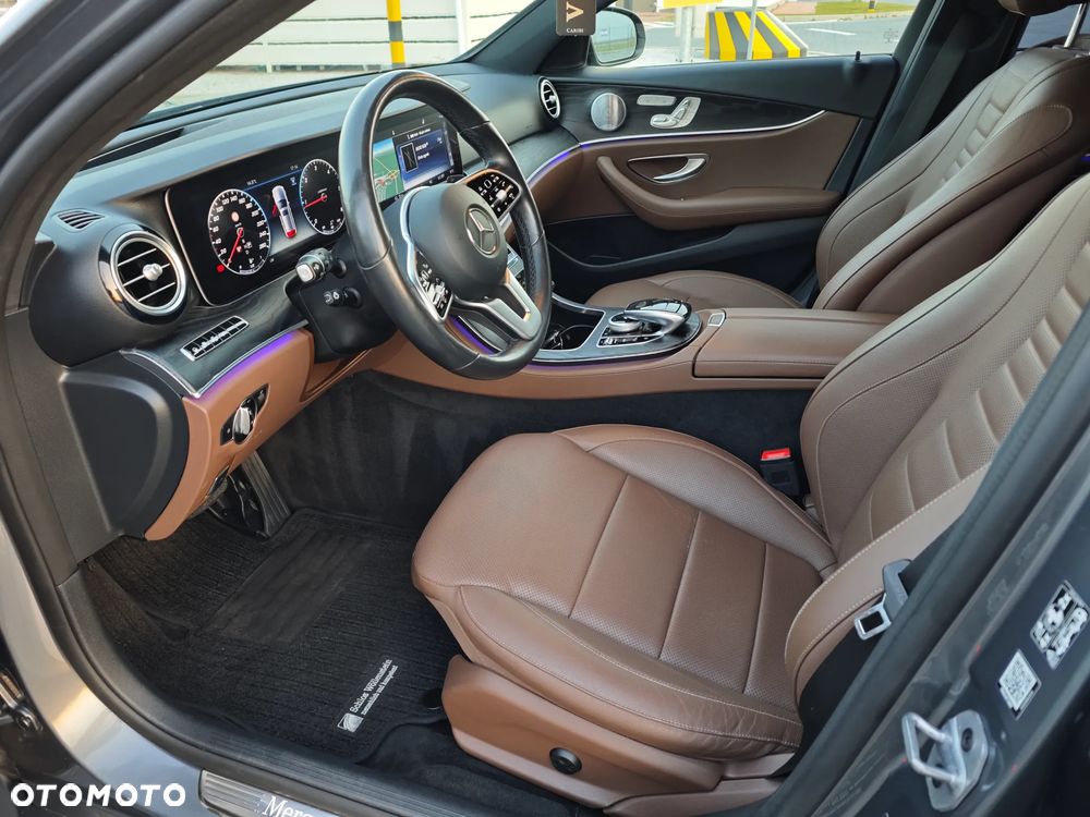 Mercedes-Benz Klasa E 400 d 4Matic T 9G-TRONIC AMG Line - 18