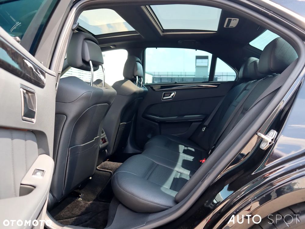 Mercedes-Benz Klasa E 63 AMG AMG Speedshift 7G-MCT - 39