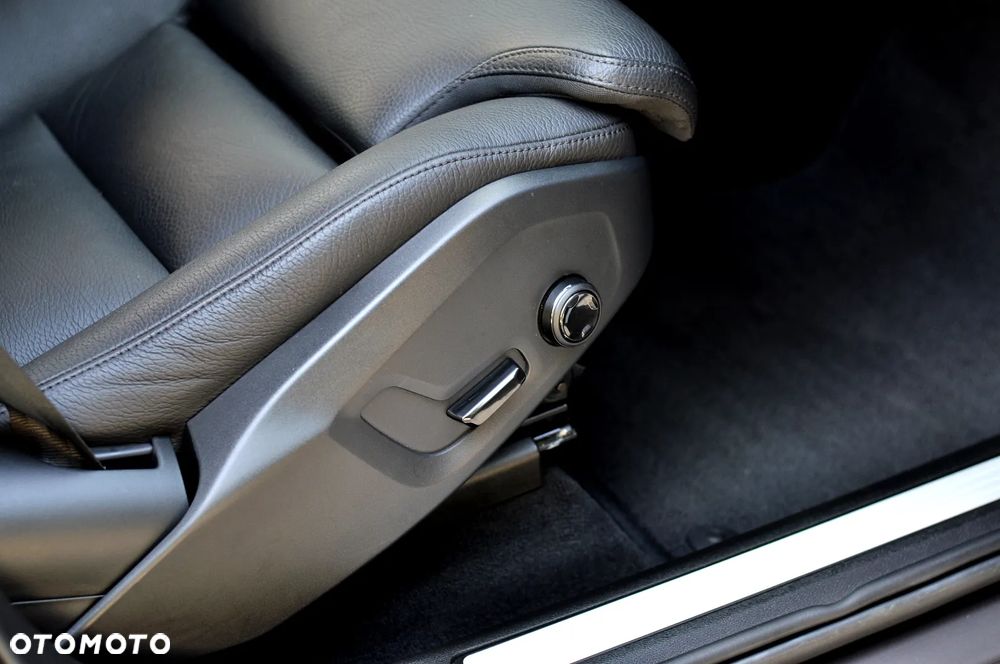 Volvo XC 60 B4 D AWD Geartronic Inscription - 15
