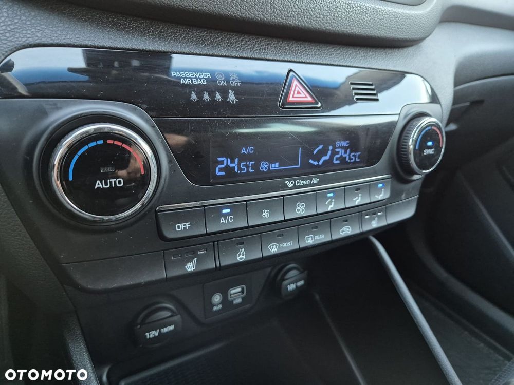 Hyundai Tucson 2.0 CRDI BlueDrive Style 2WD - 25