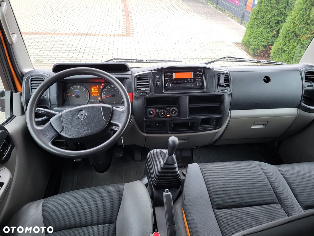 Renault Maxity - 6