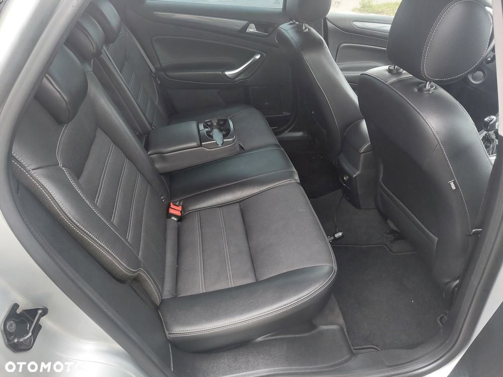 Ford Mondeo 1.6 T Gold X Plus - 14