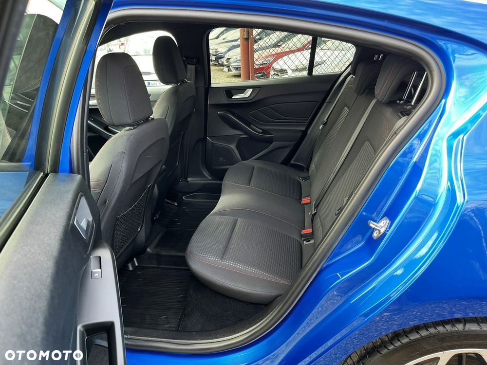 Ford Focus 1.0 EcoBoost ST-Line Business - 34