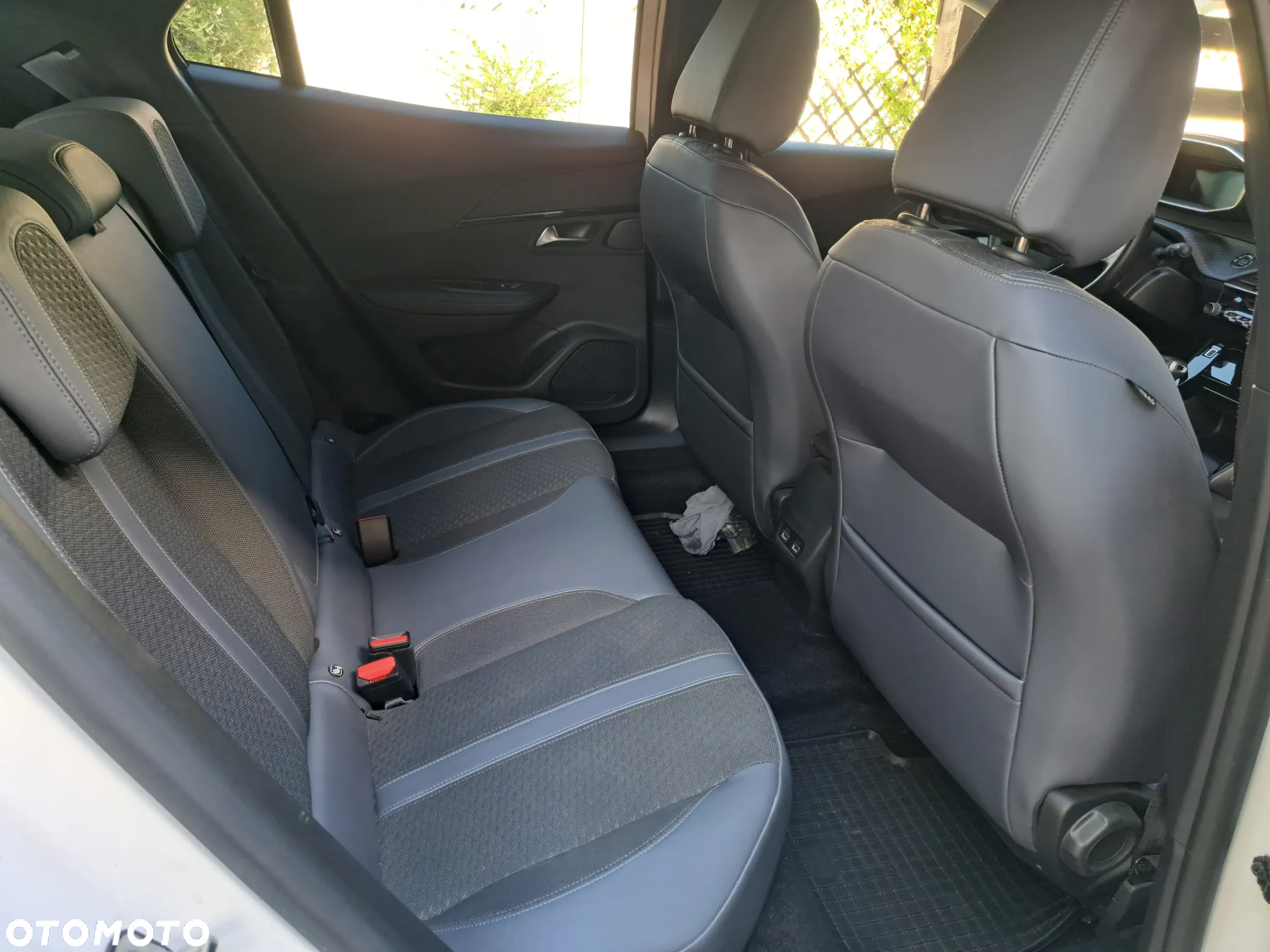 Peugeot 2008 1.2 PureTech Allure S&S - 11
