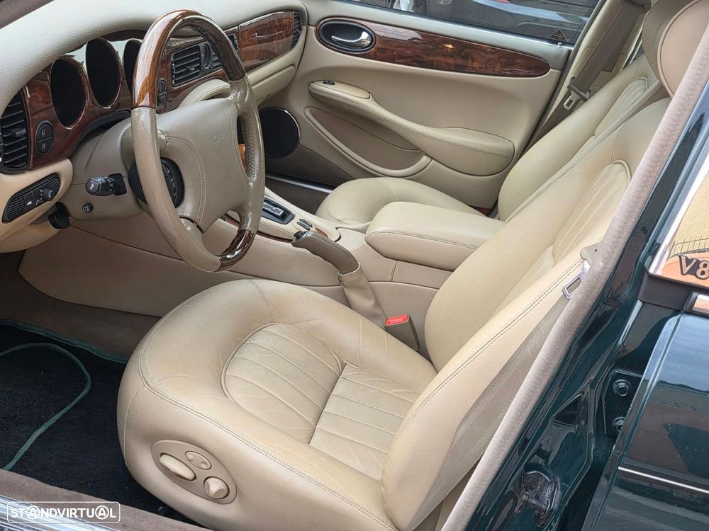 Jaguar XJ - 11