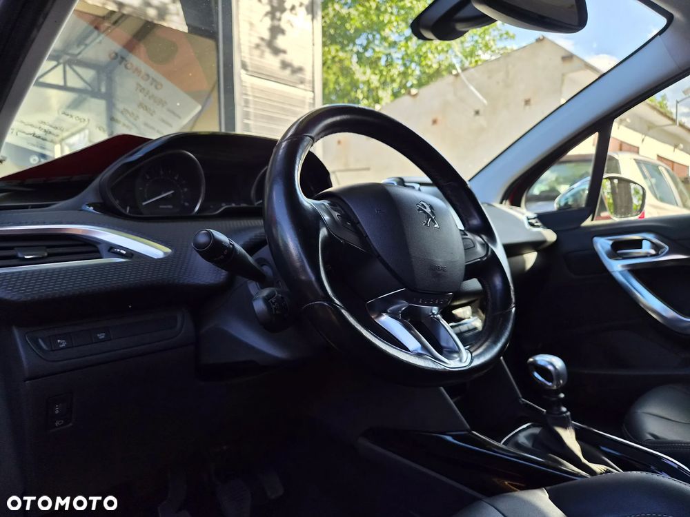 Peugeot 2008 BlueHDi FAP 120 STOP & START Allure - 21