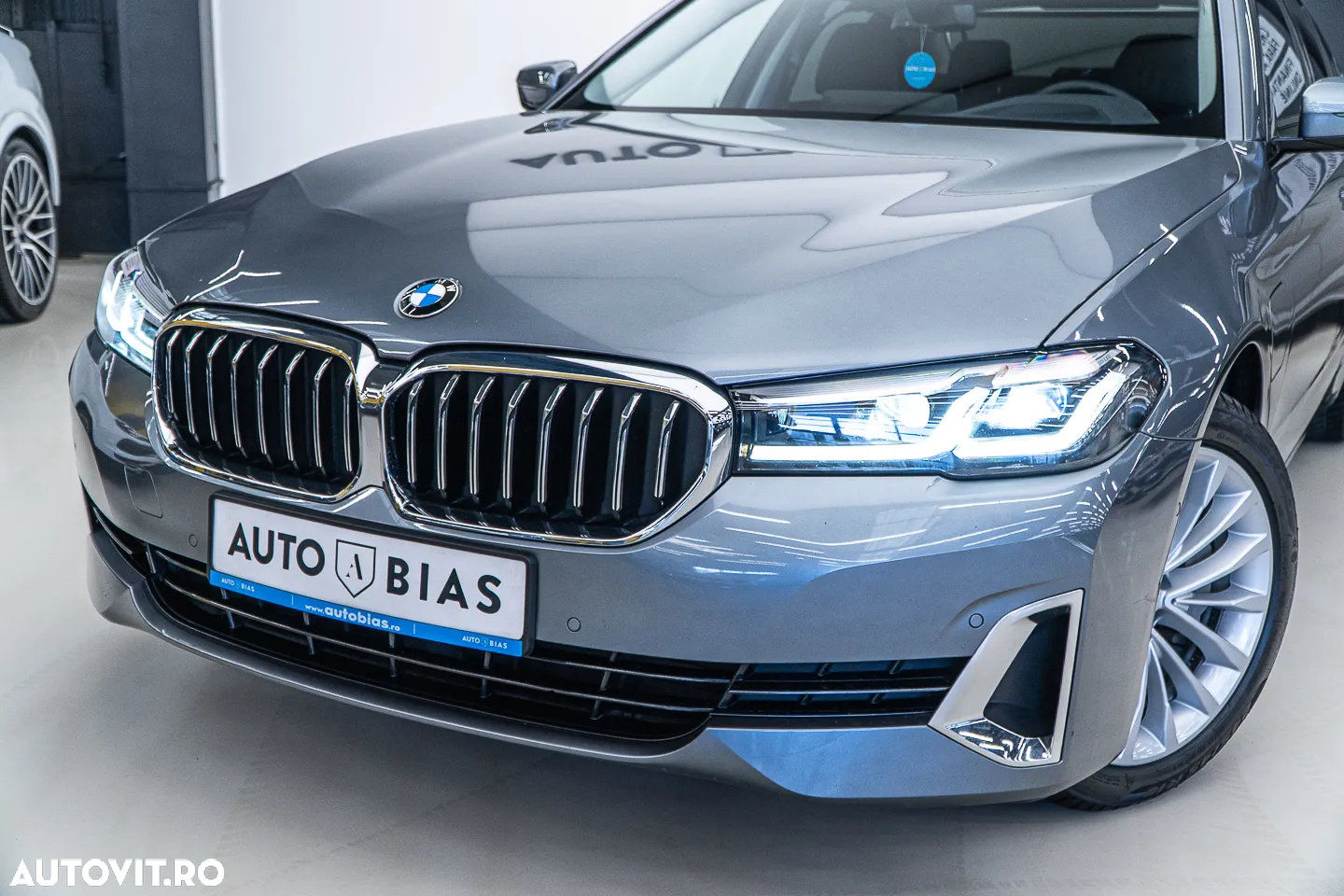 BMW Seria 5 530e Aut. Luxury Line - 11