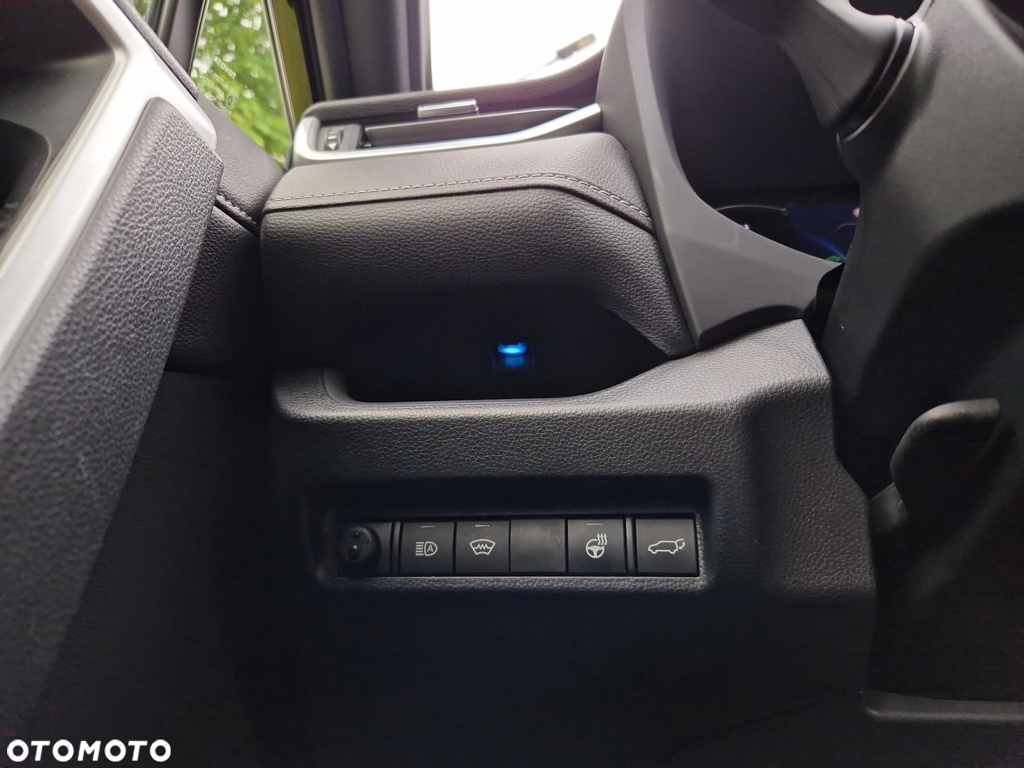 Toyota RAV4 2.5 Hybrid Black Edition by JBL 4x4 - 25