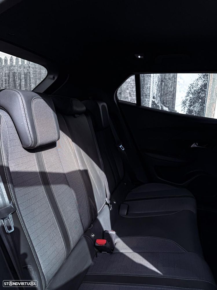 Peugeot 2008 1.5 BlueHDi Allure EAT8 - 10
