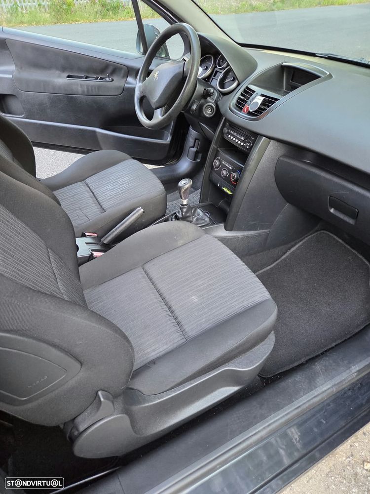 Peugeot 207 - 14
