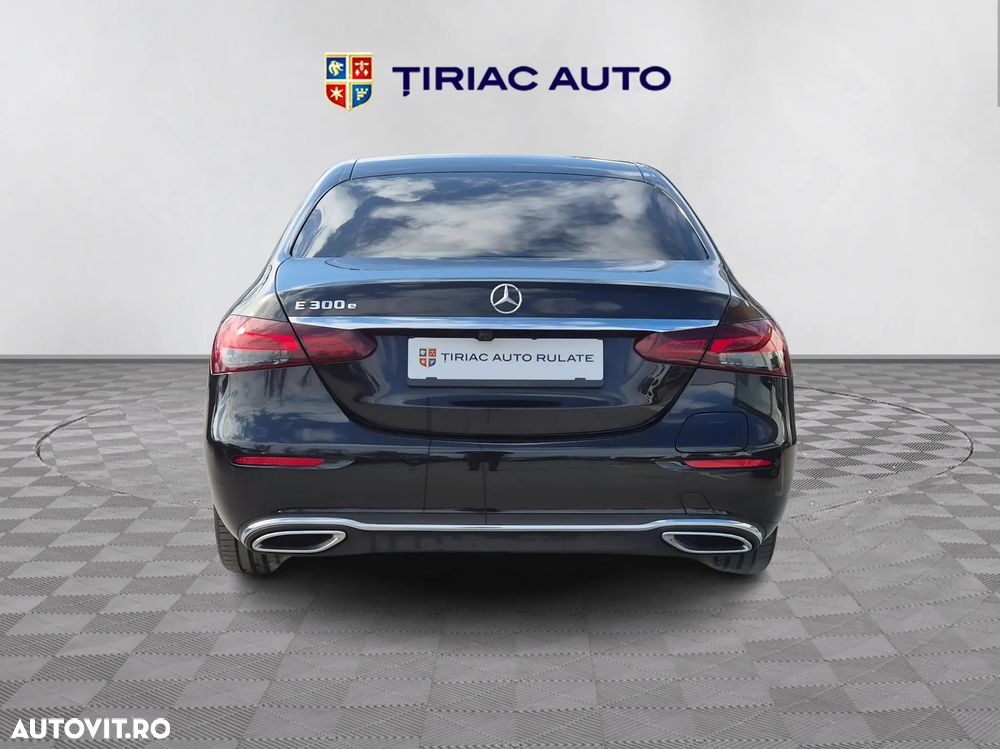 Mercedes-Benz E 300 - 4