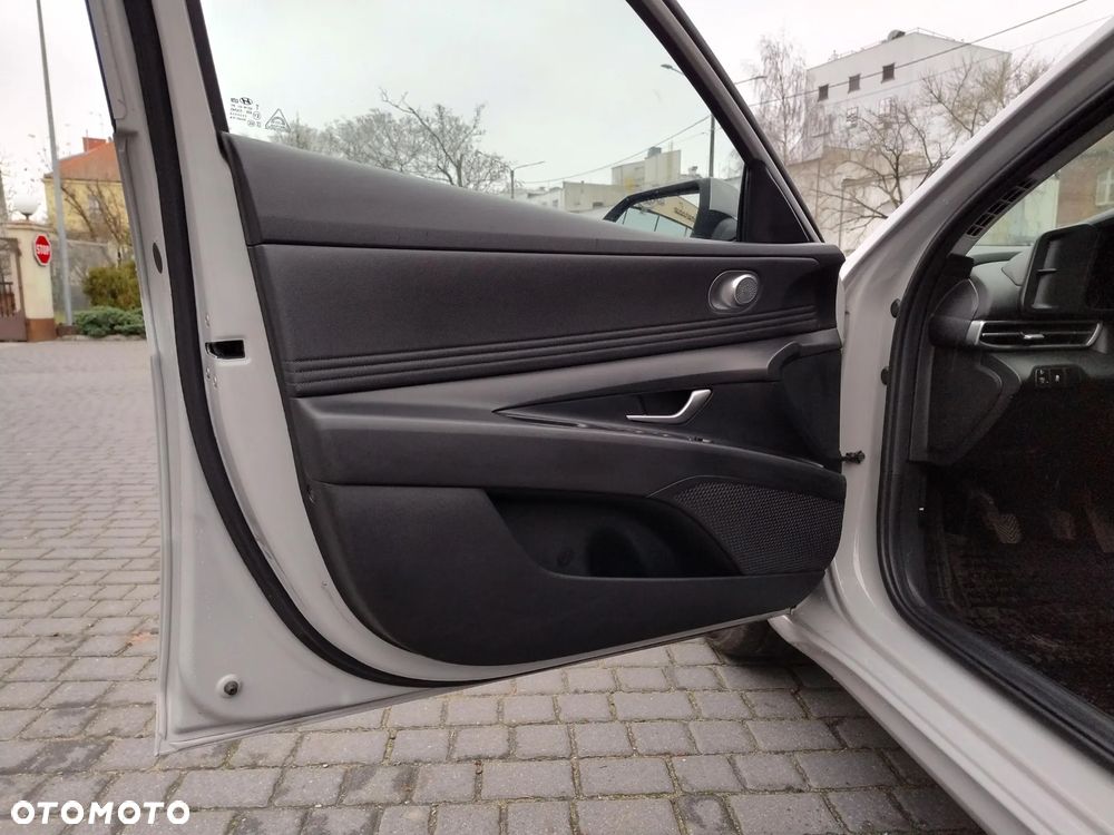 Hyundai Elantra 1.6 Modern - 11