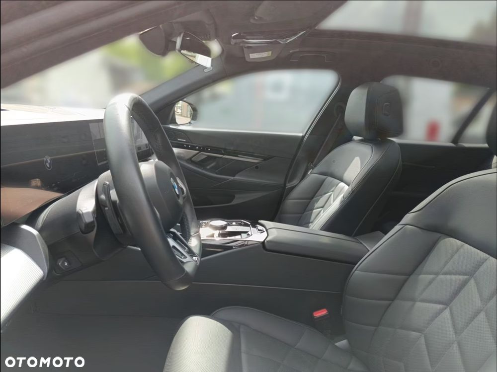 BMW Seria 5 - 13