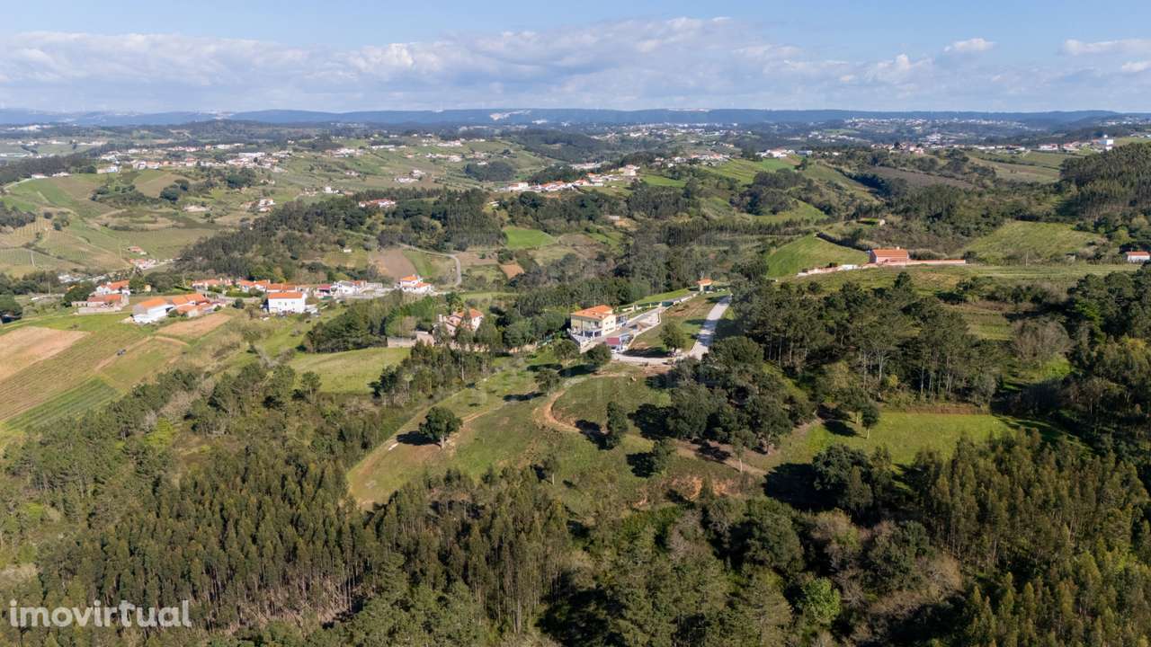 Moradia com 13.470m² de Terreno e Vista para a Montanha no Carvalha... - Grande imagem: 3/50