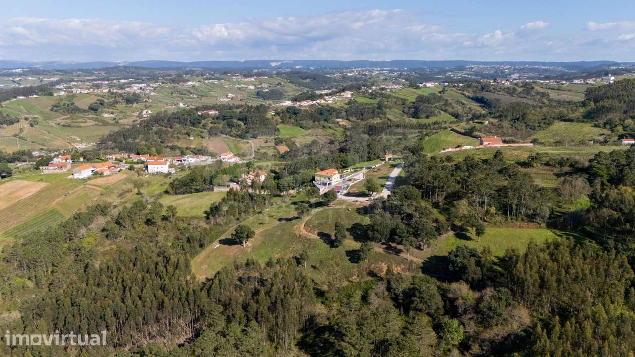 Moradia com 18000 m² de Terreno e Vista para a Montanha no Carvalha... - Grande imagem: 3/50