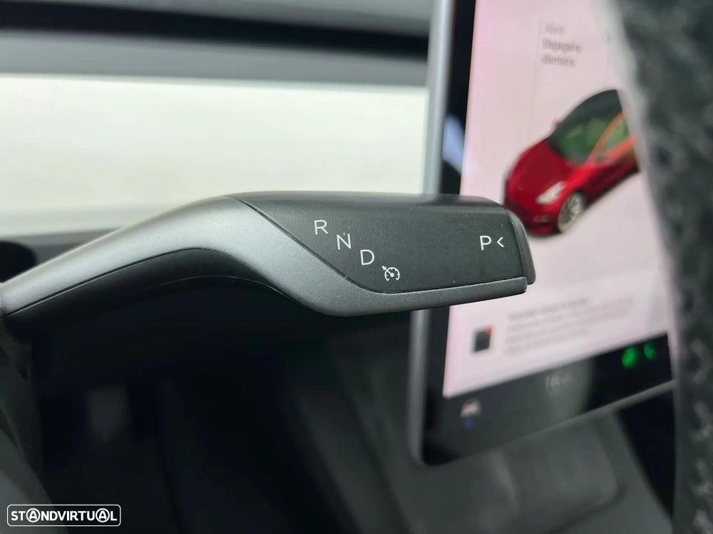 Tesla Model 3 Standard Range Plus RWD — fotografia 16