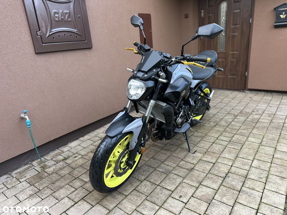 Yamaha MT - 3