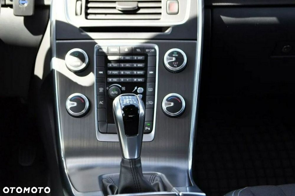 Volvo S60 D4 Drive-E Dynamic Edition (Kinetic) - 30