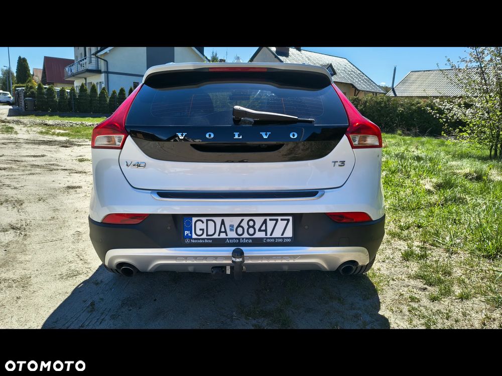 Volvo V40 Cross Country T3 Drive-E Momentum - 4