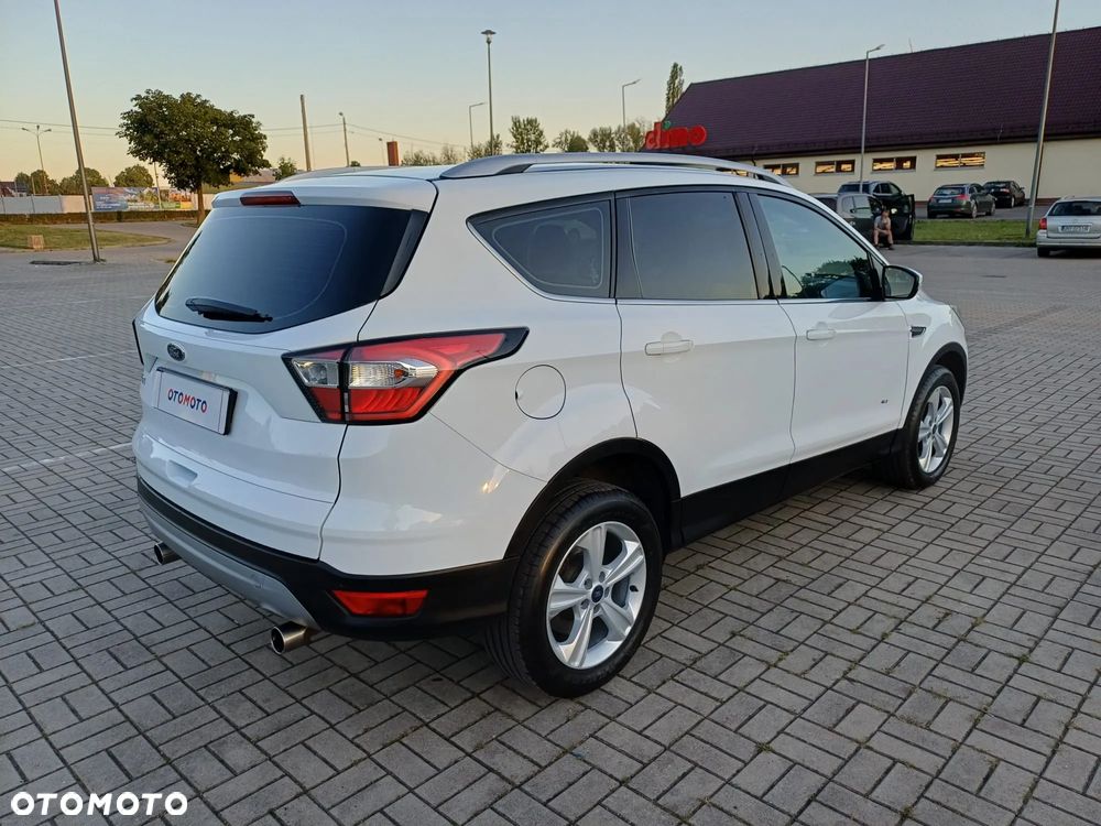 Ford Kuga - 10