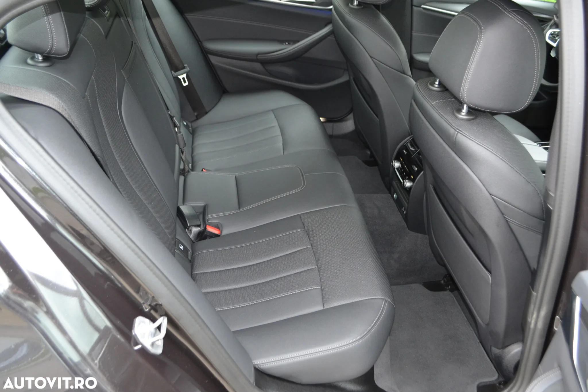 BMW Seria 5 520d Touring Aut. M Sport Edition - 15