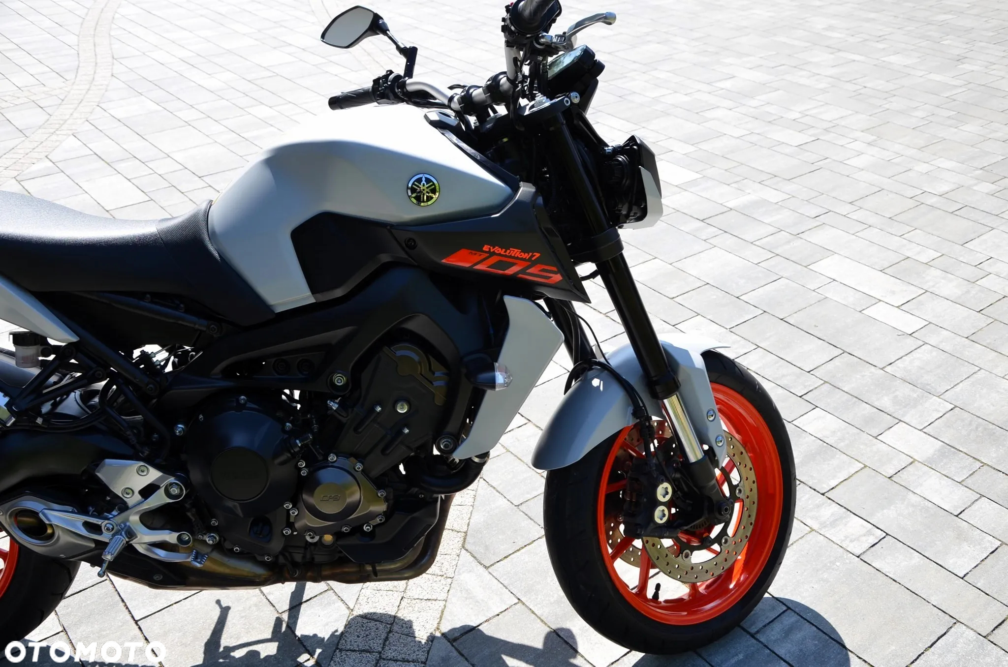 Yamaha MT - 6