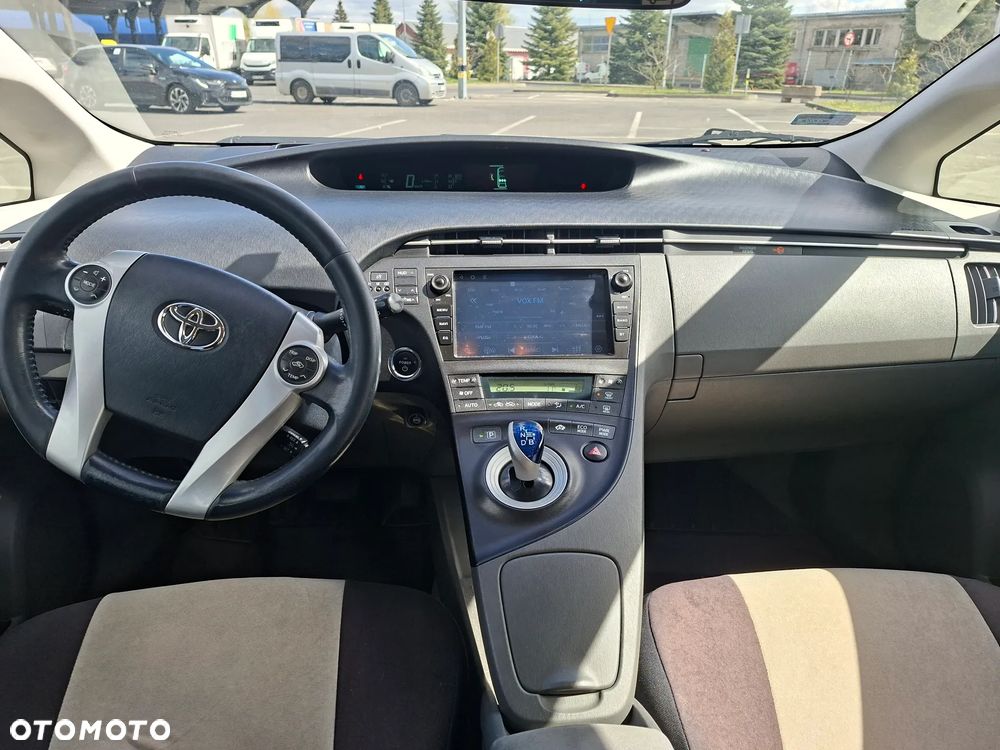 Toyota Prius 1.8 HSD Luna - 8