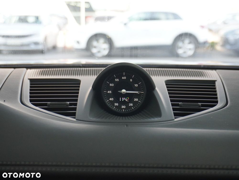 Porsche Panamera 4 E-Hybrid PHEV - 28