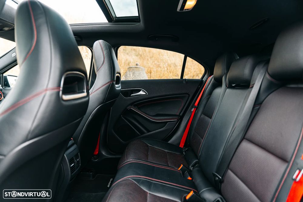 Mercedes-Benz A 45 AMG 4-Matic - 40