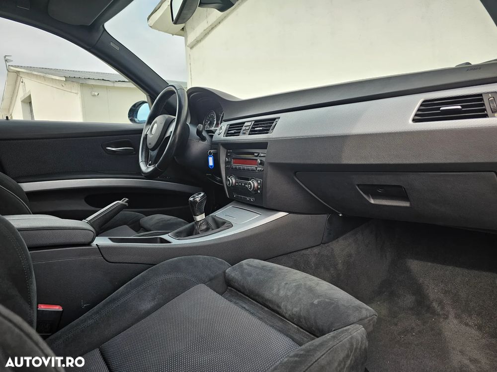 BMW Seria 3 318d DPF Edition Sport - 27