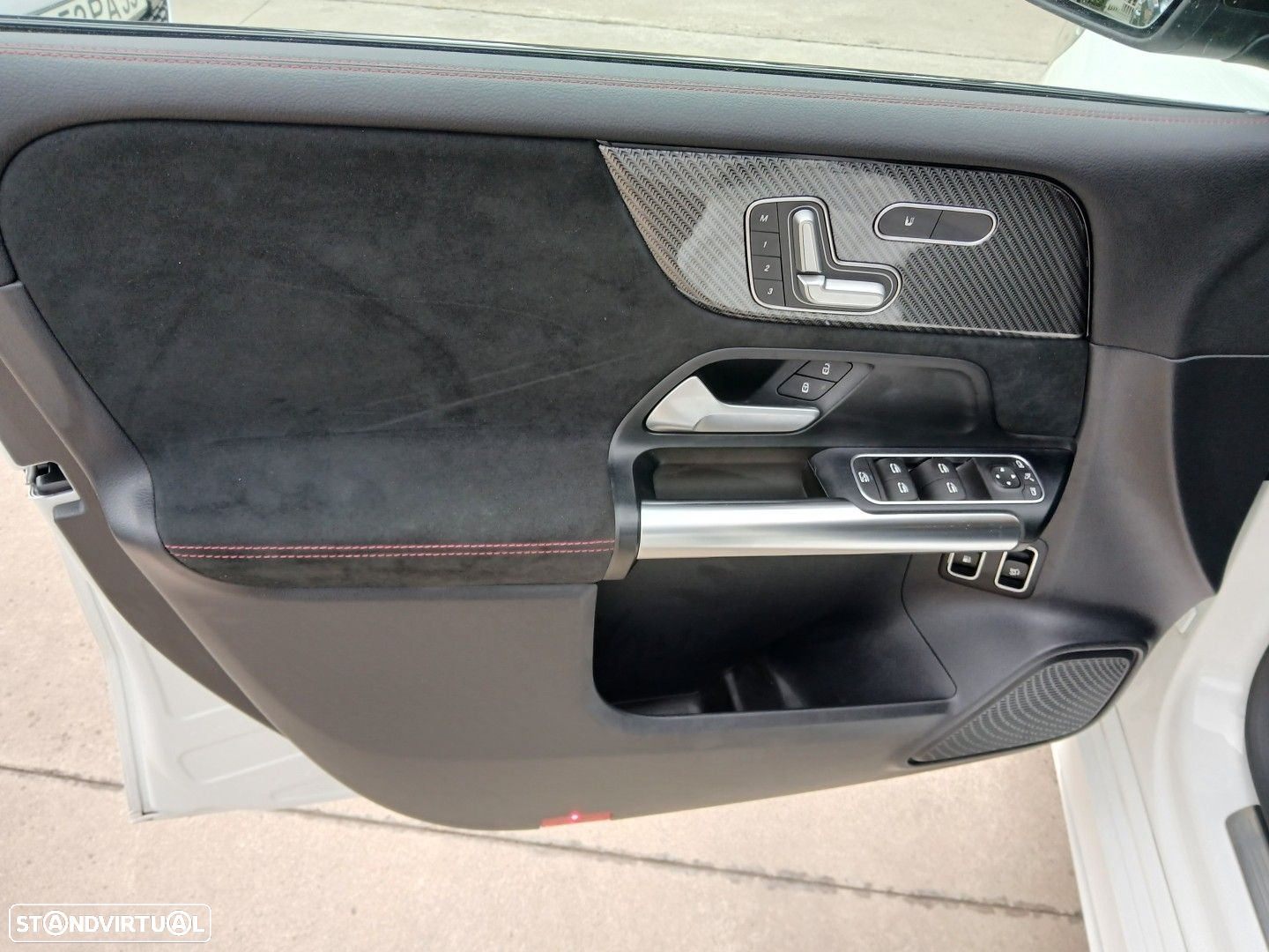Mercedes-Benz B 250 e AMG Line - 16