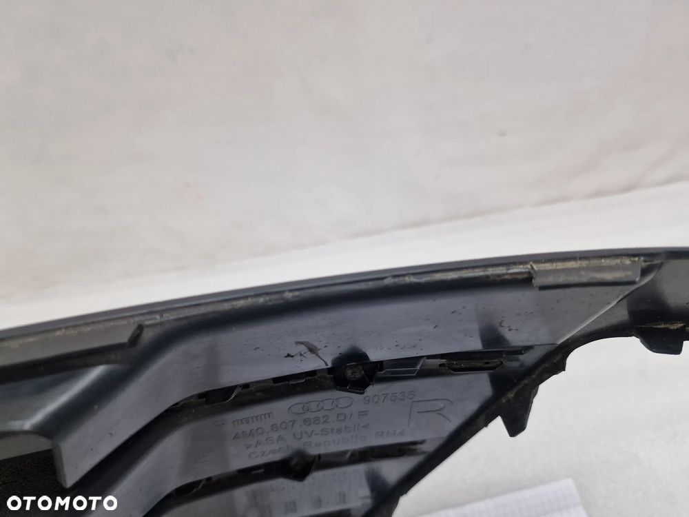 AUDI Q7 4M0 15- S-LINE PRAWA KRATKA BOCZNA ZDERZAKA PRZEDNIEGO PRZÓD , NR 4M0807682D/F , NR AUKCJI F/21 - 13