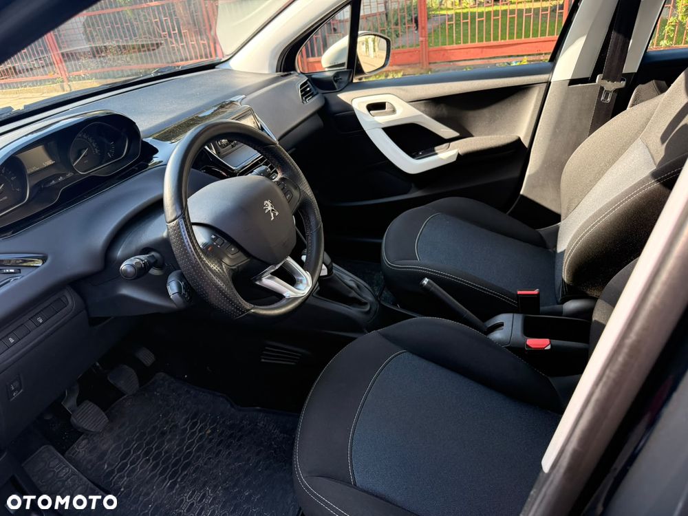 Peugeot 208 2019 photo 4